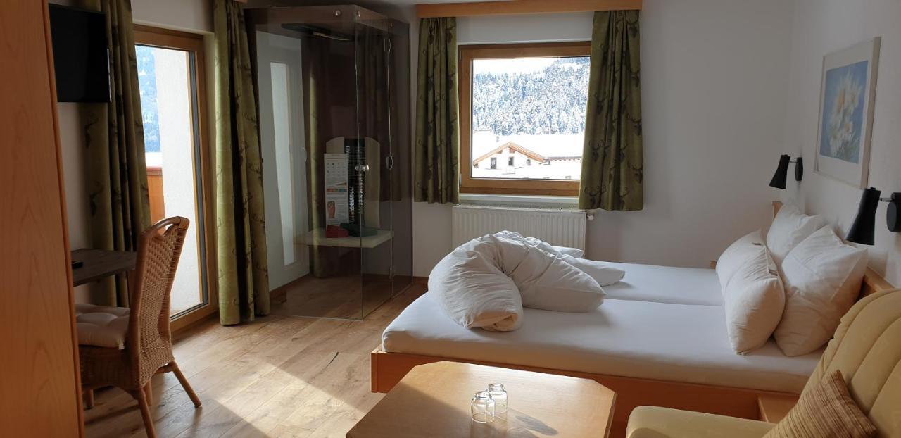 Hotel Garni Jägerheim Serfaus Exteriör bild